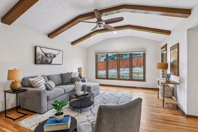 1815 Noble Drive N, Golden Valley, MN 55422