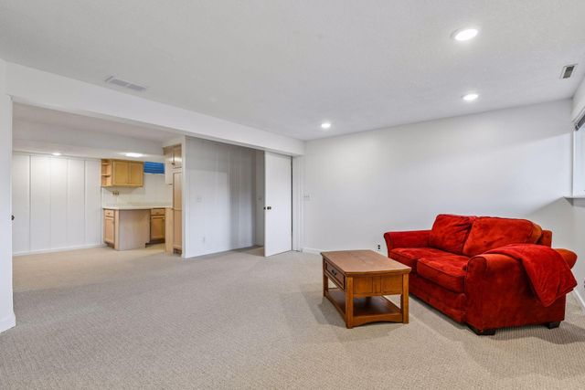 1815 Noble Drive N, Golden Valley, MN 55422