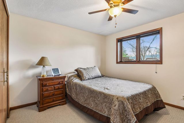 1815 Noble Drive N, Golden Valley, MN 55422