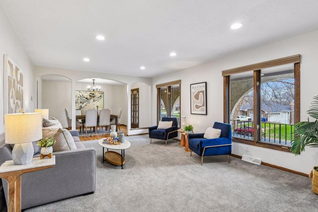 1815 Noble Drive N, Golden Valley, MN 55422