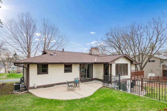 1815 Noble Drive N, Golden Valley, MN 55422