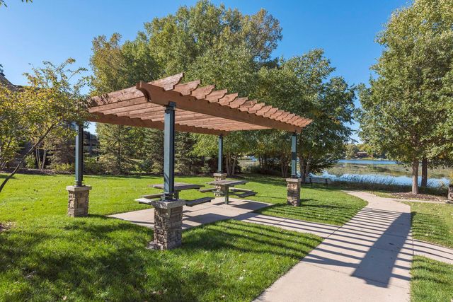 1815 Noble Drive N, Golden Valley, MN 55422