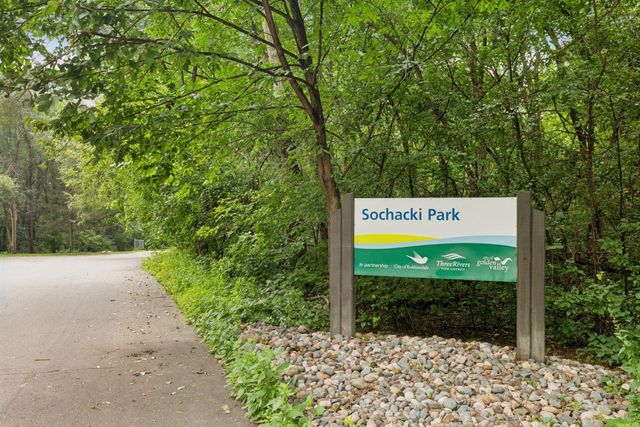 1815 Noble Drive N, Golden Valley, MN 55422