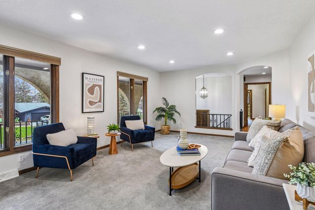 1815 Noble Drive N, Golden Valley, MN 55422