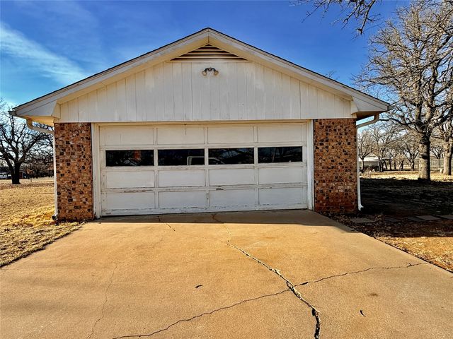 127 East Park Road, Graham, TX 76450