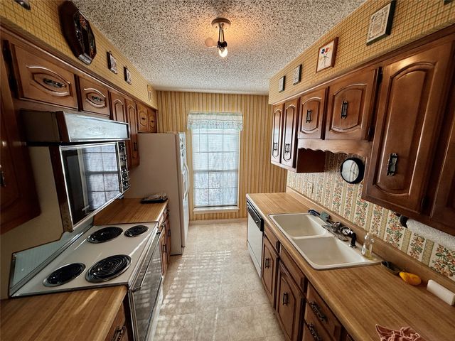 127 East Park Road, Graham, TX 76450