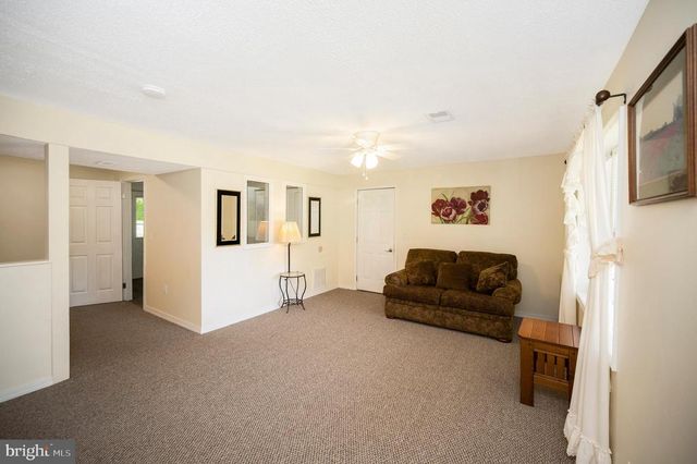 1406 LAKEVIEW PKWY, Locust Grove, VA 22508