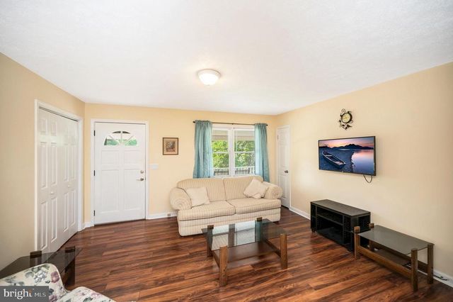 1406 LAKEVIEW PKWY, Locust Grove, VA 22508