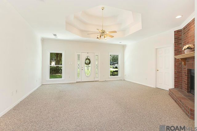 9175 Edna Ln, Gonzales, LA 70737
