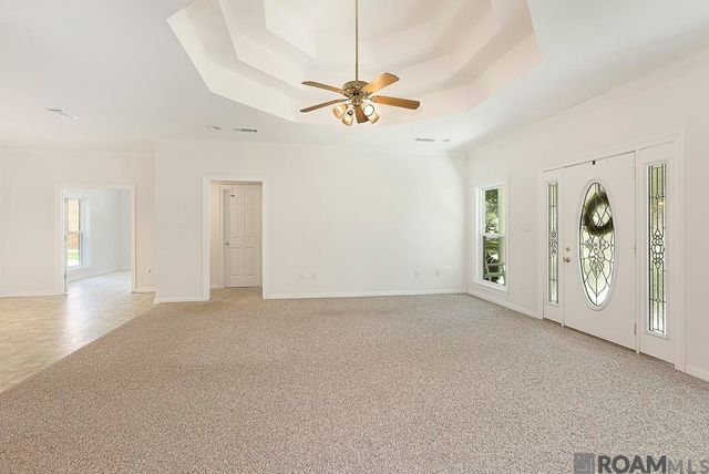 9175 Edna Ln, Gonzales, LA 70737