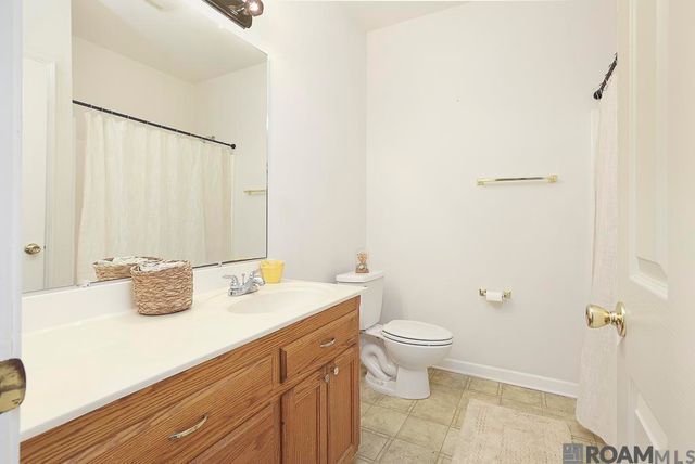 9175 Edna Ln, Gonzales, LA 70737
