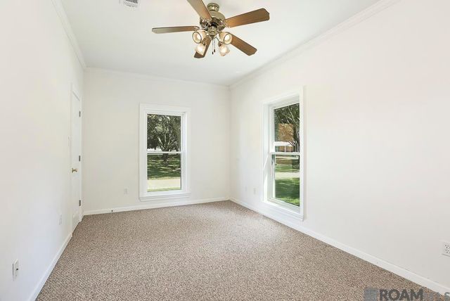 9175 Edna Ln, Gonzales, LA 70737