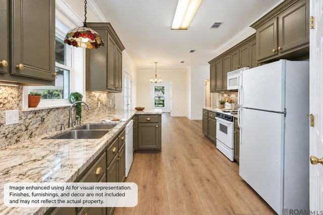 9175 Edna Ln, Gonzales, LA 70737