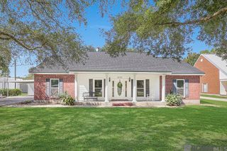 9175 Edna Ln, Gonzales, LA 70737