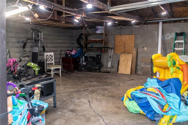 1828 Scott Road, New Albany, IN 47150