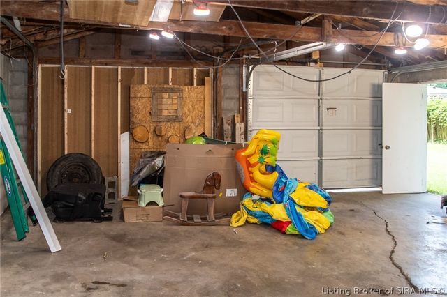 1828 Scott Road, New Albany, IN 47150