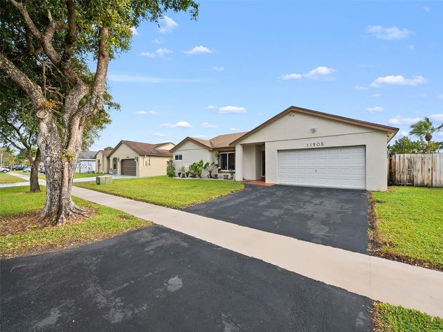 11905 SW 48th Ct, Cooper City, FL 33330