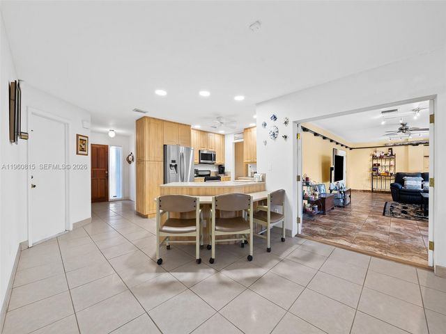 11905 SW 48th Ct, Cooper City, FL 33330