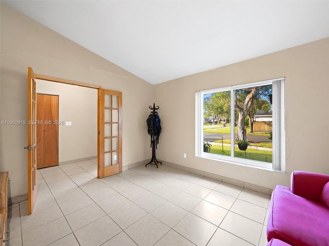 11905 SW 48th Ct, Cooper City, FL 33330