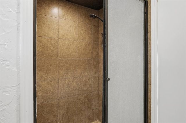 895 Quail Creek Drive, Blanchard, OK 73010