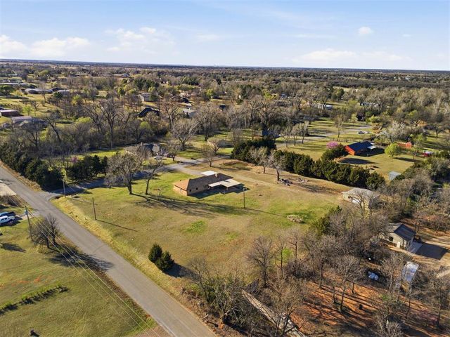 895 Quail Creek Drive, Blanchard, OK 73010