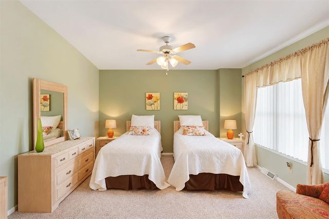 7 S Skimmer Street, La Marque, TX 77568