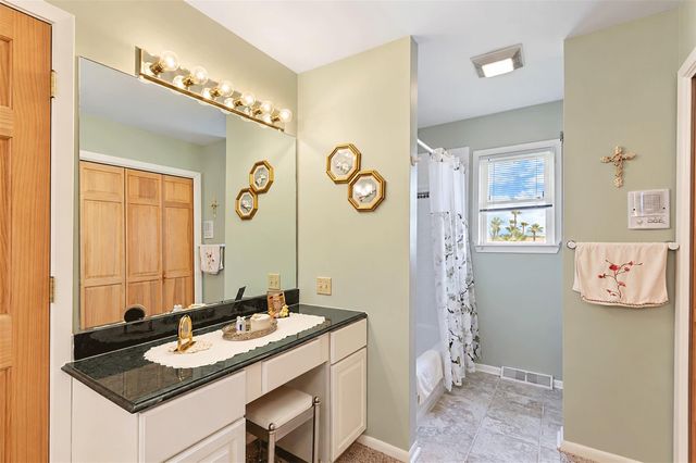 7 S Skimmer Street, La Marque, TX 77568