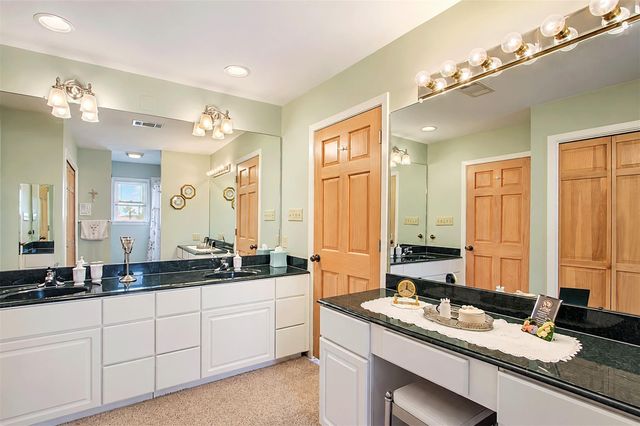 7 S Skimmer Street, La Marque, TX 77568