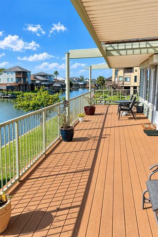 7 S Skimmer Street, La Marque, TX 77568