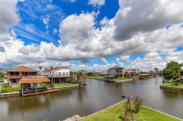 7 S Skimmer Street, La Marque, TX 77568
