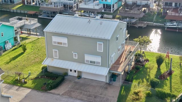 7 S Skimmer Street, La Marque, TX 77568