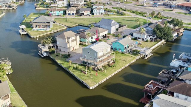 7 S Skimmer Street, La Marque, TX 77568