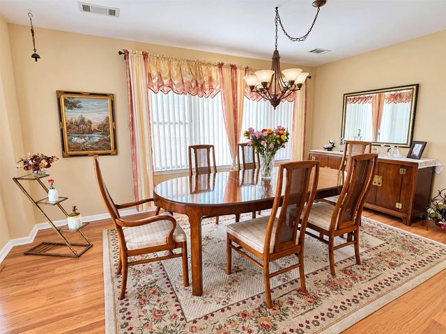 7 S Skimmer Street, La Marque, TX 77568