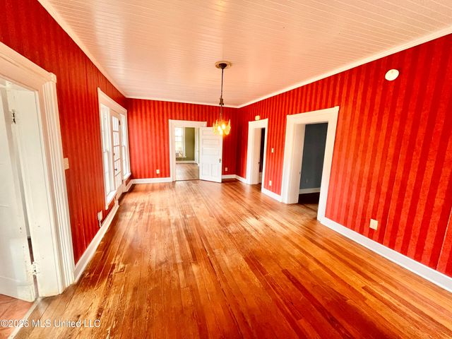 240 W Chulahoma Avenue, Holly Springs, MS 38635