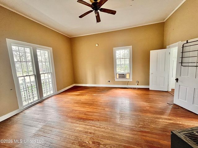 240 W Chulahoma Avenue, Holly Springs, MS 38635