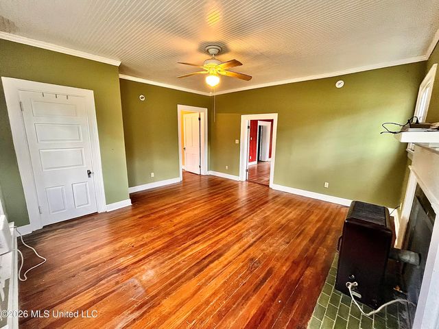240 W Chulahoma Avenue, Holly Springs, MS 38635