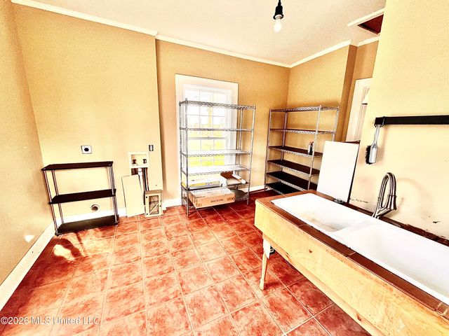 240 W Chulahoma Avenue, Holly Springs, MS 38635