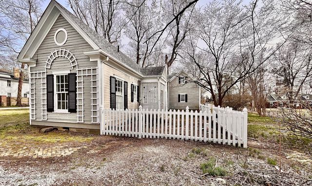 240 W Chulahoma Avenue, Holly Springs, MS 38635