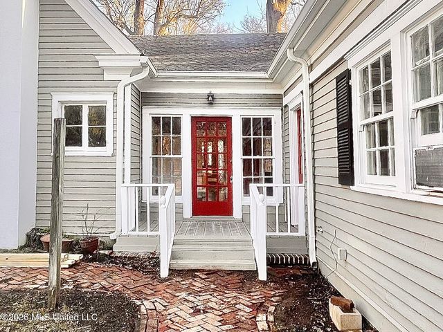 240 W Chulahoma Avenue, Holly Springs, MS 38635