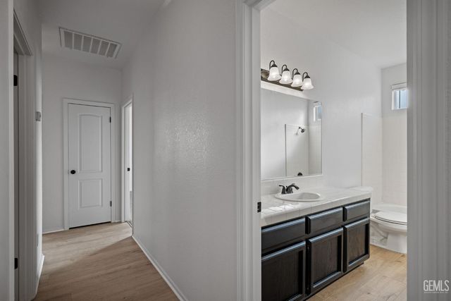 10821 Tivoli Court, Bakersfield, CA 93311