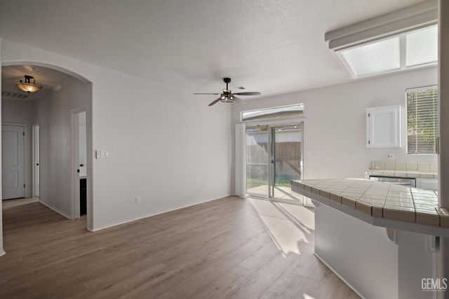 10821 Tivoli Court, Bakersfield, CA 93311