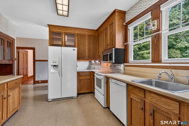 9 Tolland Stage Road, Tolland, CT 06084
