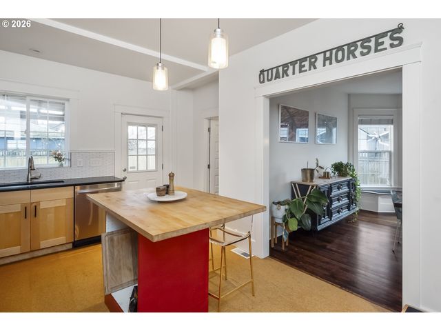 2912 N FARRAGUT St, Portland, OR 97217