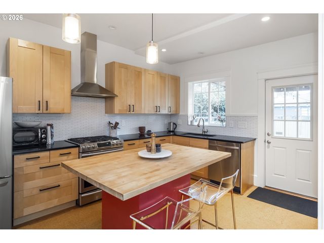 2912 N FARRAGUT St, Portland, OR 97217