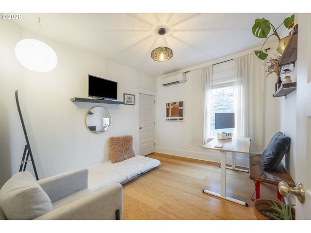 2912 N FARRAGUT St, Portland, OR 97217