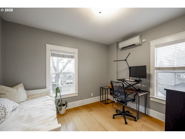 2912 N FARRAGUT St, Portland, OR 97217