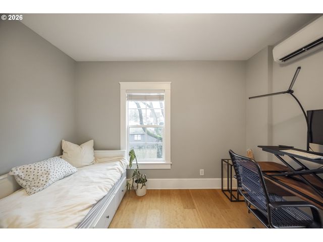 2912 N FARRAGUT St, Portland, OR 97217