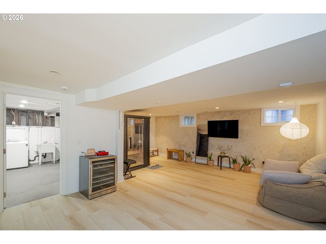 2912 N FARRAGUT St, Portland, OR 97217