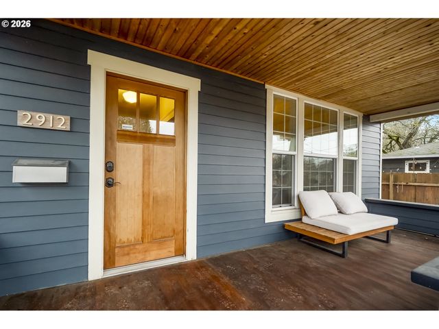 2912 N FARRAGUT St, Portland, OR 97217