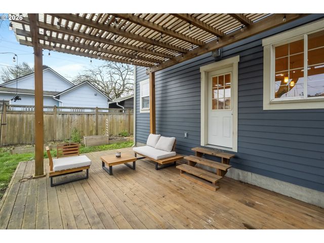 2912 N FARRAGUT St, Portland, OR 97217